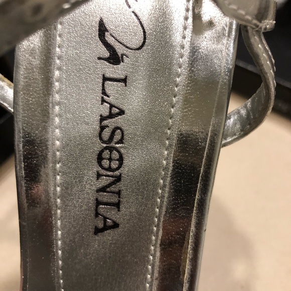 La Sonia High heel shoes .In original box! 8 1/2. - Picture 6 of 8